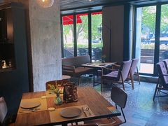-Carbon莫卡哆·意大利复古集市餐厅(杭州大厦店)