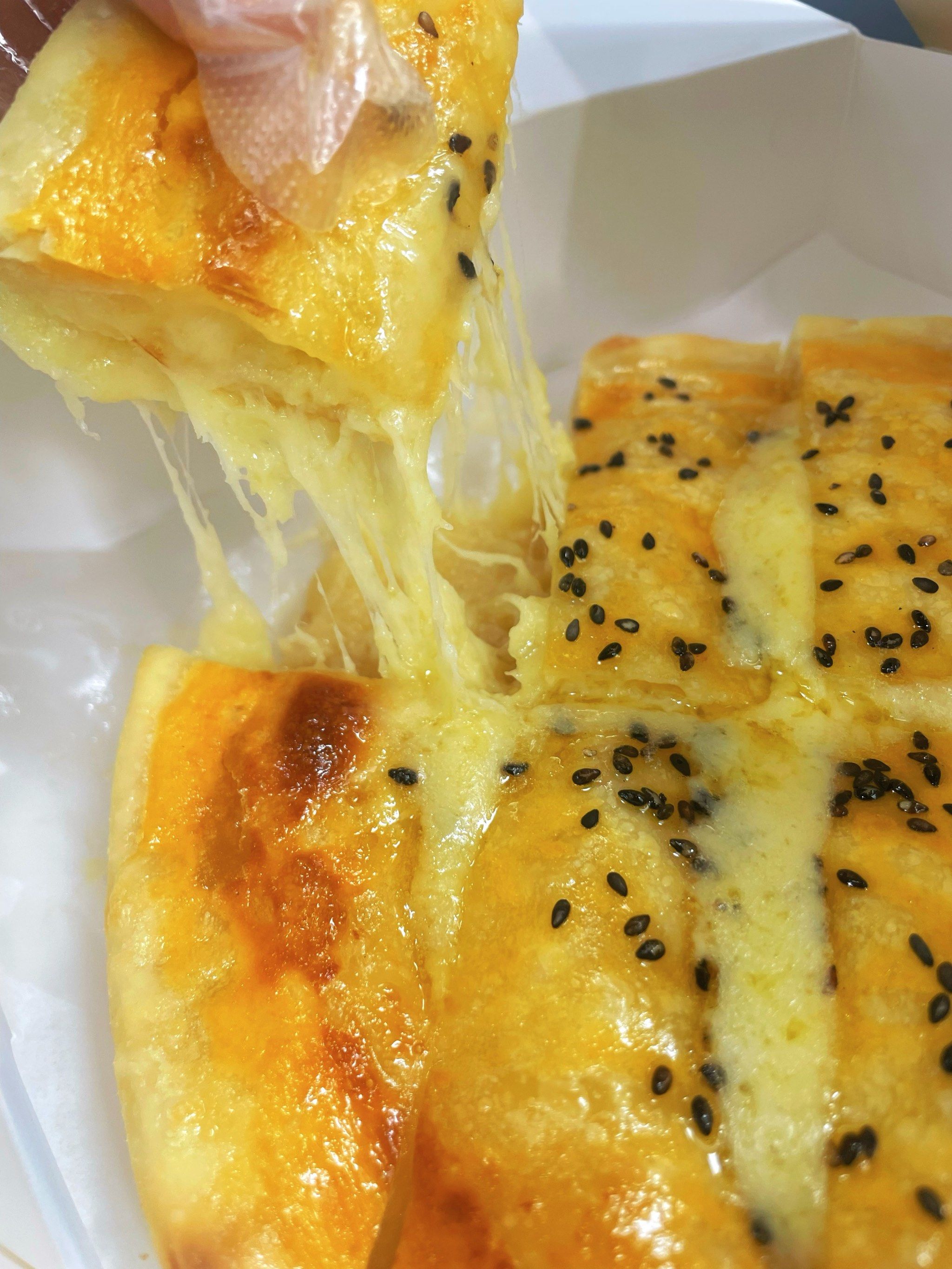 开业团购的单人餐超级划算「爆浆芝士榴莲饼」现做的,热的时候吃能