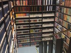 -钟书阁(群光广场店)