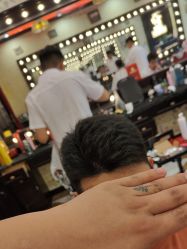 -东方先生国潮男士理发馆