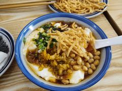 -正南齐北·老街糯米团(洪崖洞店)