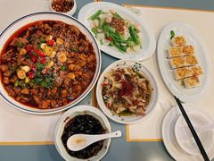 俏皮冰汤圆-付掌柜在成都·热炒砂锅集(金禾店)
