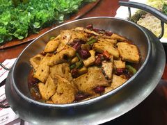 -老码头黑皮肘子锅包肉(赣水路店)