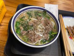 -云阿蛮云南生烫牛肉米线(奉贤路店)