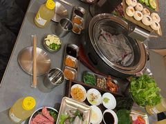 -围炉肉舍•炭烤活鳗•丹东海鲜烤肉(步行街店)