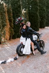 -Flora婚纱礼服定制租赁店