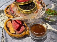 惠灵顿牛排-弦月窗LUNETTE BY AMANDA(复兴路店)