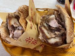 烧饼夹肉-洪峰浩老北京烧饼夹肉(角门路店)