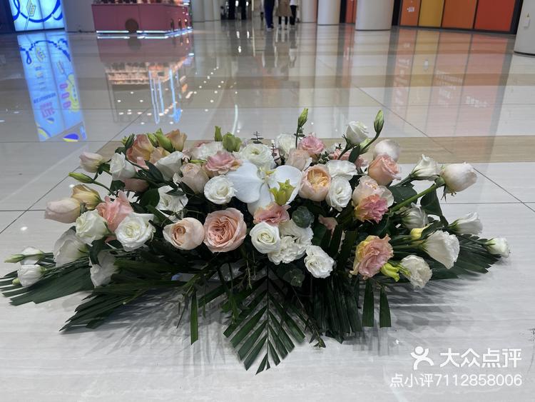 桌花简约不简单的艺术表达