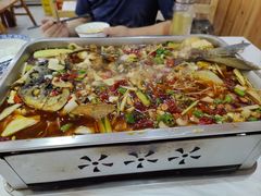 -乡土特色.冷锅鱼.牦牛肉汤锅