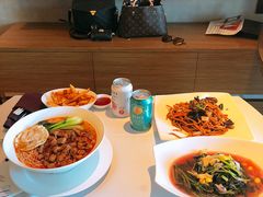 -上海滴水湖皇冠假日酒店