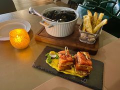 -Oasis Bar & Grill