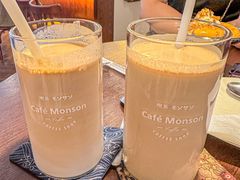 -Café Monson