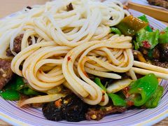 -歹歹的加个面过油肉拌面