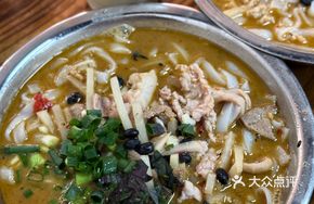 Old Friend Stir-Fried Pork Offal Noodles