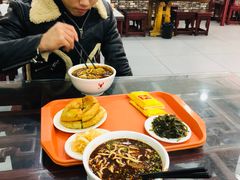 -牛一嘴·兰州牛肉面·大盘鸡(财富中心店)