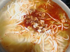 -亮亮面馆(经六路店)