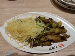 -六泰居·尔滨地标·东北菜(泰山路店)