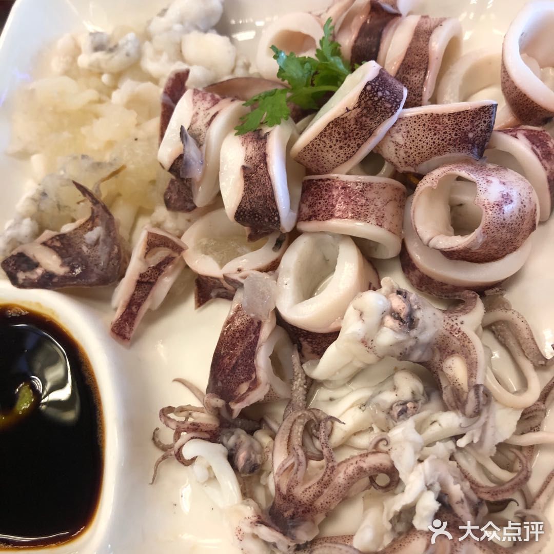 典型的苍蝇小馆，环境普通，菜品味道超棒