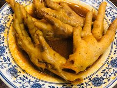 鸡爪-爆炸头阿姨小四川正宗川味小吃(无任何分店)
