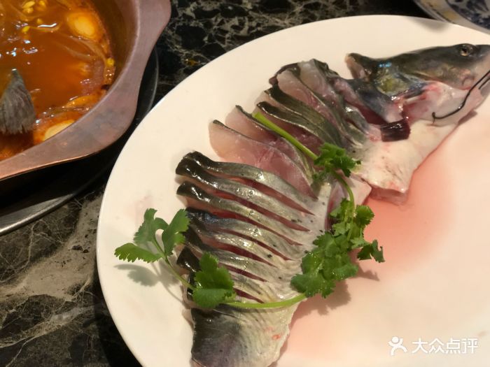 贵州铜锅牛肉酸汤江团鱼图片 第2张