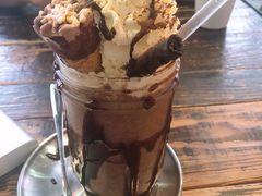 爆炸冰激淋巧克力-MIKAKU(万达广场上海宝山店)