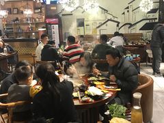 大堂-高兴壹锅·潮汕鲜牛肉火锅(良乡梅花庄店)