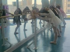 -Isee灰姑娘国际儿童艺术中心(BHGMall店)