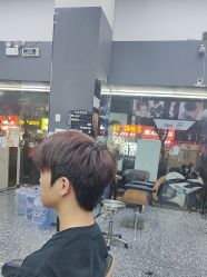 -藤野造型专业烫染接发