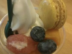 藏蜜马卡龙-Blueglass酸奶(华贸购物中心店)