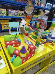 -逝水玩具折扣店