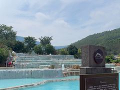 -十万大山布透温泉