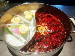 清油麻辣鸳鸯锅-牛德亨臻牛潮汕火锅(万邦时代店)