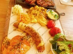 -Mark&Mars Restaurant