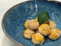 香滑榄仁露拼腰果酥-白天鹅宾馆-宏图府餐厅