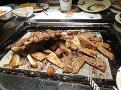 -阪尚皇·原切牛排·烤肉火锅自助(北京路店)