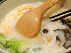 -刀小蛮半只鸡过桥米线(家乐福四元桥店)