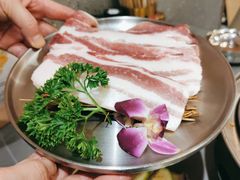 -围炉肉舍•炭烤活鳗•丹东海鲜烤肉(步行街店)