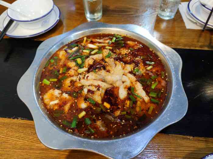 李记酸菜鱼(勤劳巷店)-"朋友大力推荐的一家店,店面不太起眼但是生.