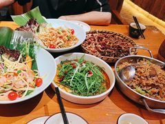 -老滇山寨•云南特色菜•地方菜•民族风情歌舞表演(金碧店)