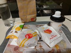 -麦当劳(友谊路得来速店)