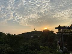 -亮河湾山庄