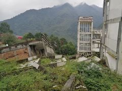 -四川汶川特大地震漩口中学遗址