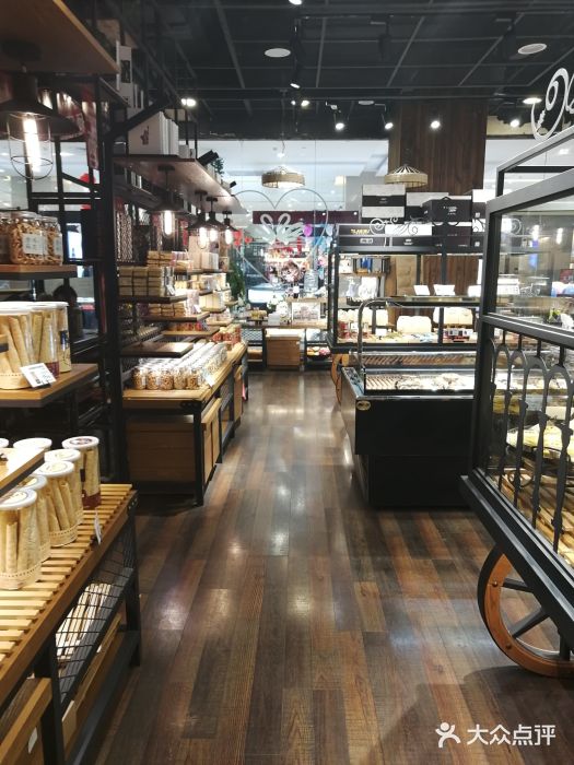 提拉米酥(国购广场店)面包甜点陈列柜图片