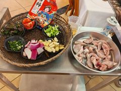 -刘姐啤酒鱼民族演艺餐厅(西街总店)