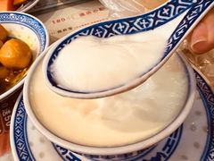 -广信牛奶甜品世家(台东店)