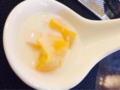 黄桃酸奶-天宇菲尔德·花园西餐厅·海鲜自助餐