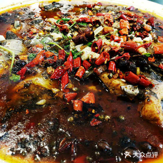 老八鱼头·品味小油馍(长江路分店)