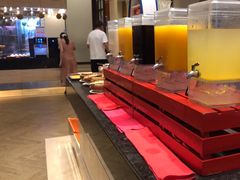 -亚龙湾希尔顿自助餐厅·海鲜·烧烤·沙滩BBQ·现场乐队