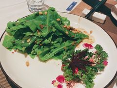 松子炒山苏叶-若蘭慈·无国界素食料理(欢乐海岸店)